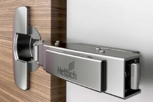 Hydraulic Hinges vs. Regular Hinges