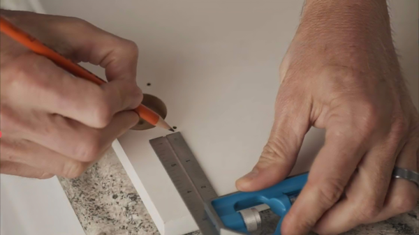 Measuring cabinet hinges